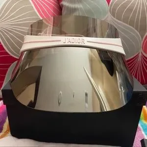 DIOR SUNVISOR in excellent mint conditoon with box and authenticity card Dior | Accessories | Dior Sunvisor In Excellent Mint  main image 3